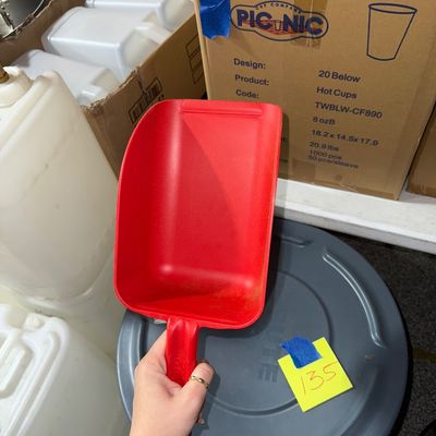 135 - 20 Gallon Container, Scoop