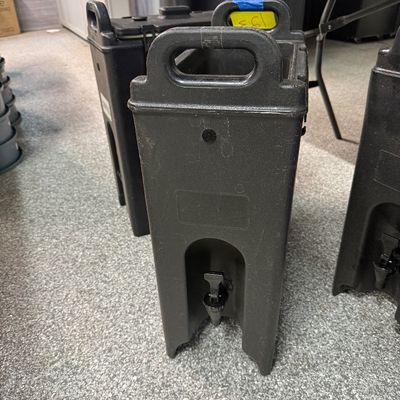 123 - 4.8 Gallon Polyethylene Beverage Dispenser