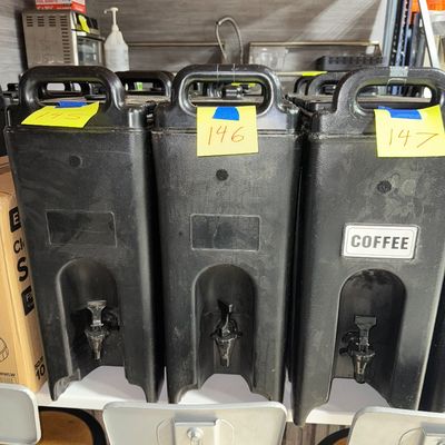 146 - 4.8 Gallon Polyethylene Beverage Dispenser