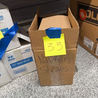 33 - Case of Napkin Straps