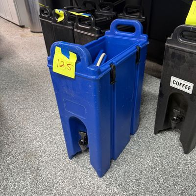 125 - 4.8 Gallon Polyethylene Beverage Dispenser
