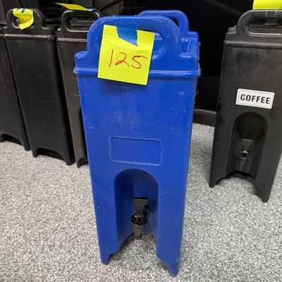 125 - 4.8 Gallon Polyethylene Beverage Dispenser