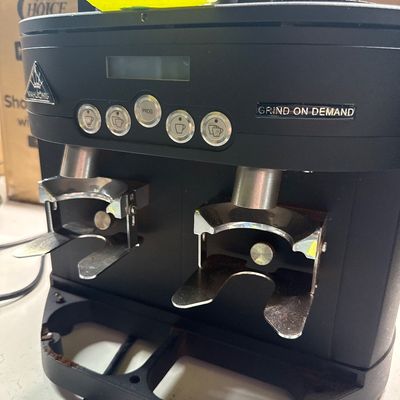 103 - Mahlkönig K30 Twin Grinder