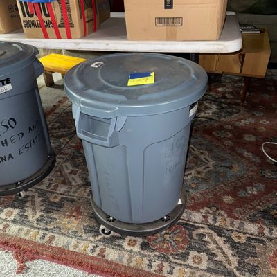 129 - 20 Gallon Container