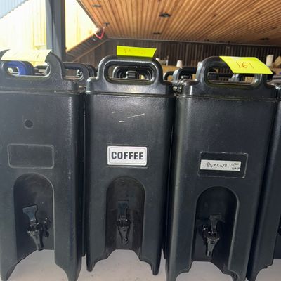 160 - 4.8 Gallon Polyethylene Beverage Dispenser