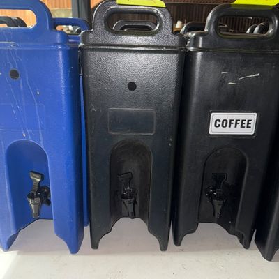159 - 4.8 Gallon Polyethylene Beverage Dispenser