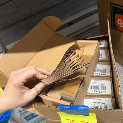 33 - Case of Napkin Straps
