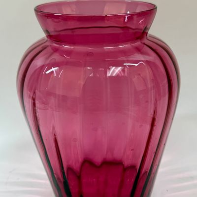Vintage Pilgrim Glass Cranberry Glass Ribbed Vase