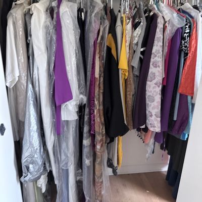 Sale Photo Thumbnail #192: Assorted Women's Clothing Lot
