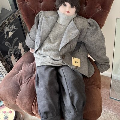 Sale Photo Thumbnail #164: Vintage Porcelain Collector Doll - Seymour Mann