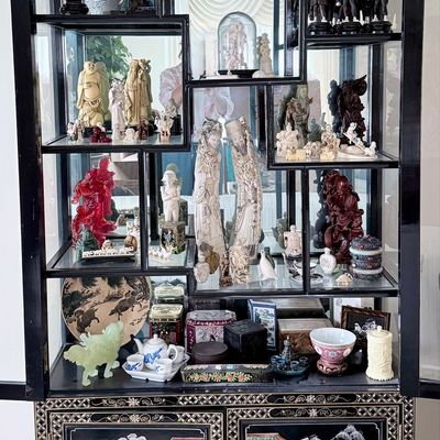 Sale Photo Thumbnail #16: Vintage Black Lacquer Chinoiserie Mother-of-Pearl Inlay Curio Cabinet