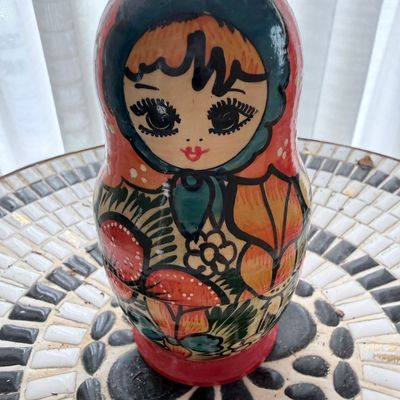 Sale Photo Thumbnail #184: Vintage Russian Matryoshka Nesting Doll Set