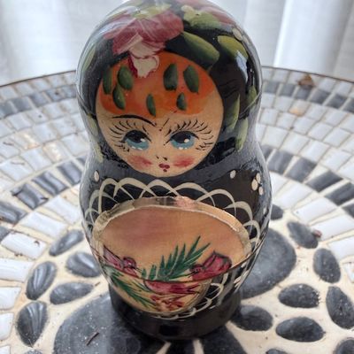 Sale Photo Thumbnail #194: Vintage Russian Matryoshka Nesting Doll Set