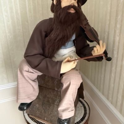 Sale Photo Thumbnail #71: Fiddler on the Roof Animated Display Figure