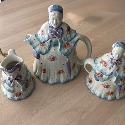 Sale Photo Thumbnail #127: Vintage Tony Wood "Little Old Lady" Tea Set (Teapot, Creamer, Sugar)