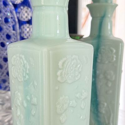 Sale Photo Thumbnail #63: Jim Beam Royal Jade "Oriental Jade" Slag Glass Decanter