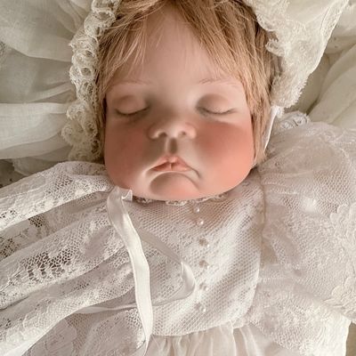 Sale Photo Thumbnail #29: Lee Middleton "First Moments" Sleeping Baby Doll