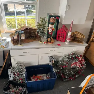 Christmas decorations, Incl. Nutcracker, Ornaments, Wreath And more