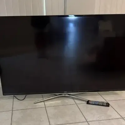 Samsung 60” TV With Remote