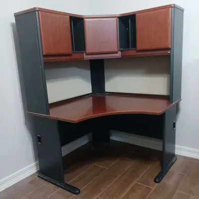 Corner Desk 