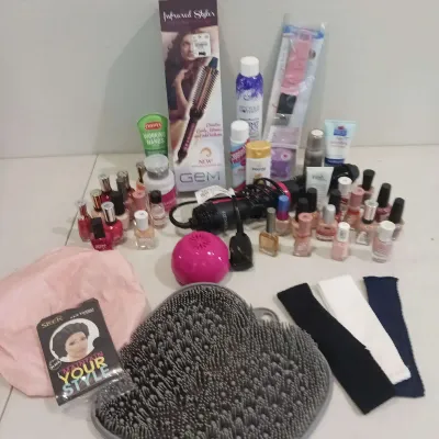 Hair & Nail Supplies 