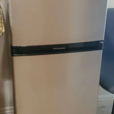 Frigidaire Mini Fridge 