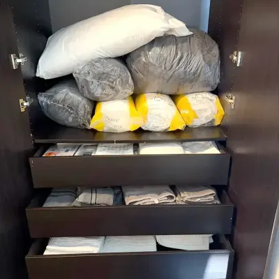 Gray Comforters, Duvets, Pillows, Bed Linen | Large Lot