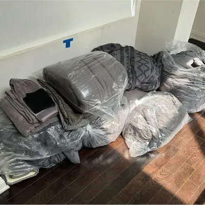Gray Textured Comforters (7), Towels, Bathmats | Gently Used