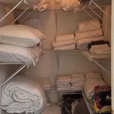 Bulk Lot: Comforters, Pillows, Towels, Bed Sheets, Pillowcases, Laundry Sacks