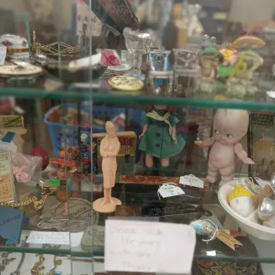 Sale Photo Thumbnail #128