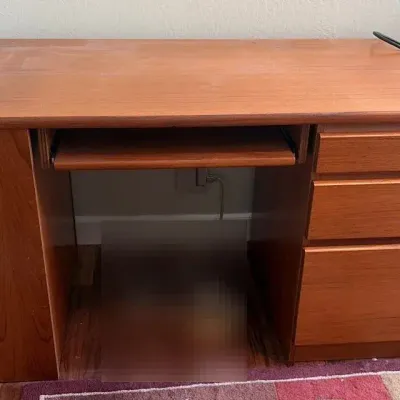 Wood Office Desk with 3 Drawers, Pull Out Board for Keyboard