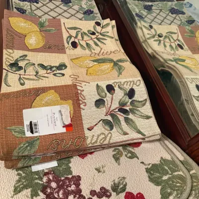 Table linens Vineyard inspired