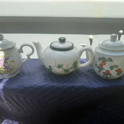 Tea Pot And Pitcher Mystery Lot