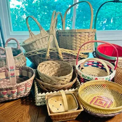 Lot of Wicker Baskets (2 of 3)