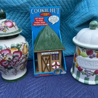 Cookie Time!  Cookie Jar Lot