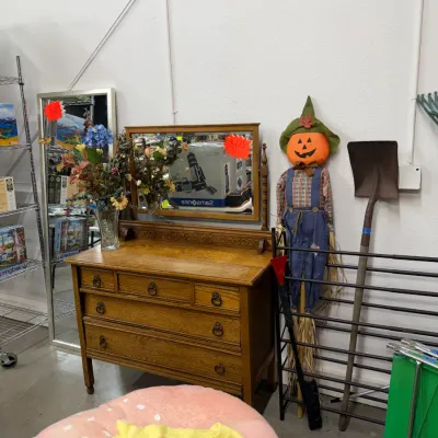 Sale Photo Thumbnail #42