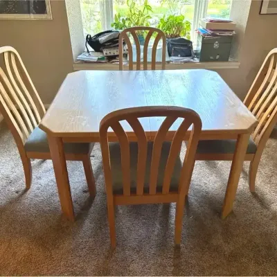 Dining Table & 4 Chairs
