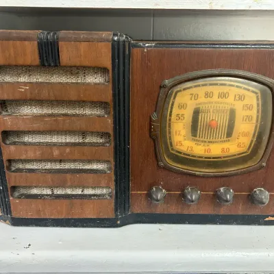 Firestone Air Chief Cosmopolitan Vacuum Tube Radio