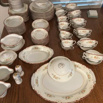 Lot of Over 100 Pieces of Hand Painted STS Japan China