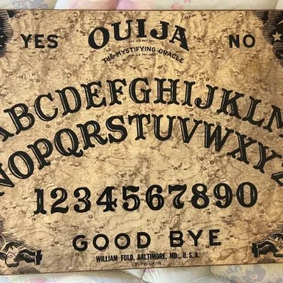 Vintage William Fuld "Mystifying Oracle" Ouija Board