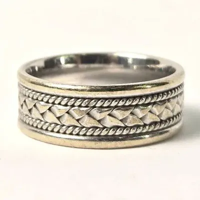 14K White Gold Etched Band - Size 5.75