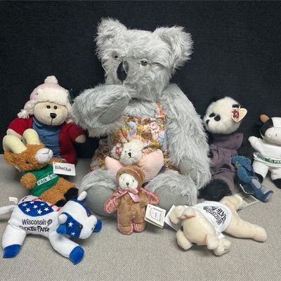 Sale Photo Thumbnail #103: Collectible stuffed animals