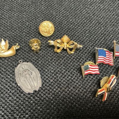 Sale Photo Thumbnail #148: mixed pins