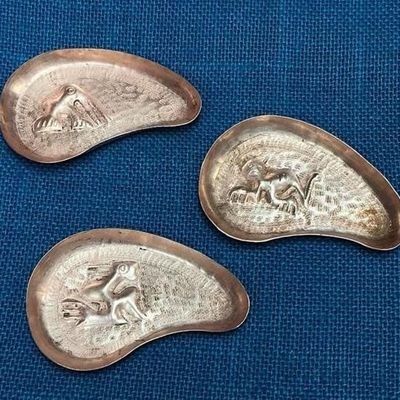Sale Photo Thumbnail #69: Lot # : 77 - Copper-Tone Dishes with Embossed Figure
