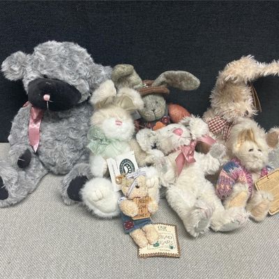 Sale Photo Thumbnail #105: Collectible stuffed animals