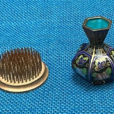 Sale Photo Thumbnail #74: Lot # : 82 - Vase and Metal Flower Frog
