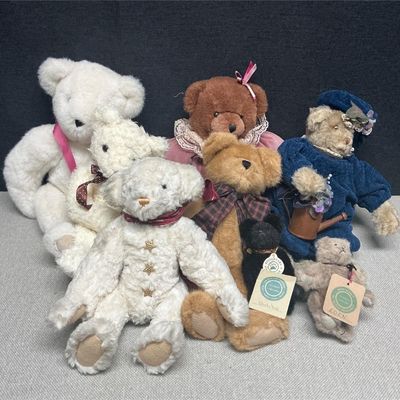Sale Photo Thumbnail #104: Collectible stuffed bears