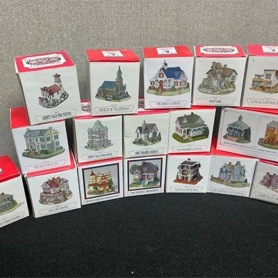 Sale Photo Thumbnail #157: Liberty Falls Collectible houses