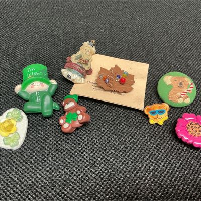 Sale Photo Thumbnail #155: variety of pins