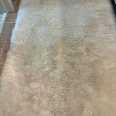 Pair Of Faux-Synthetic Ultra Plush Fur Style Rugs 4 x 6’